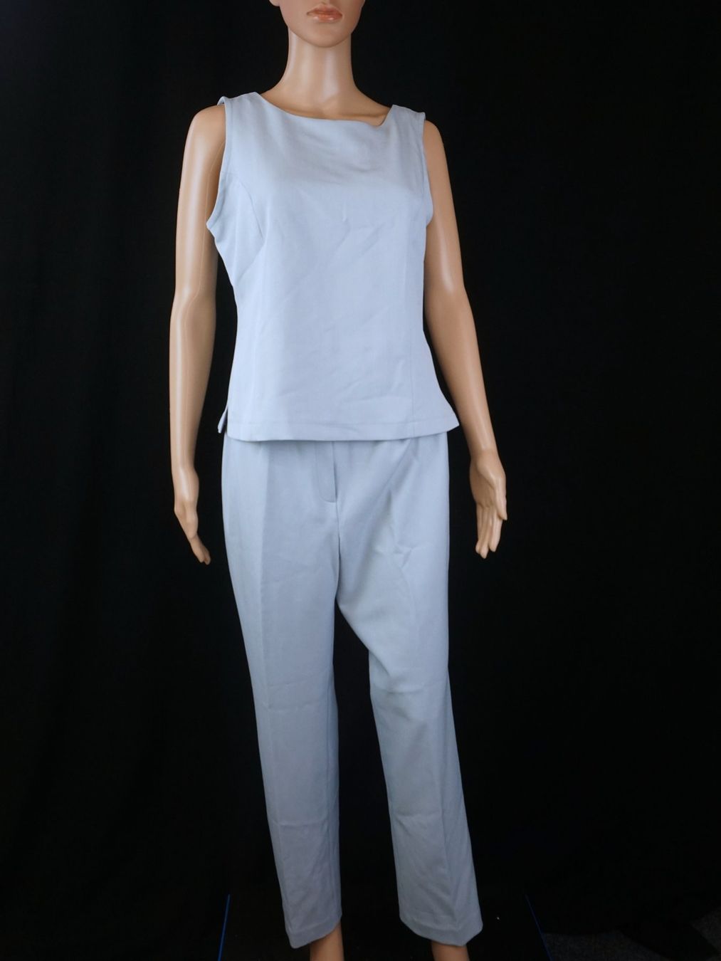 Lotti di vestiti: Modern Classics hellblaues Kleiderset Gr. 38/M – Usato da Pratteln venduto da Restwert_Pratteln