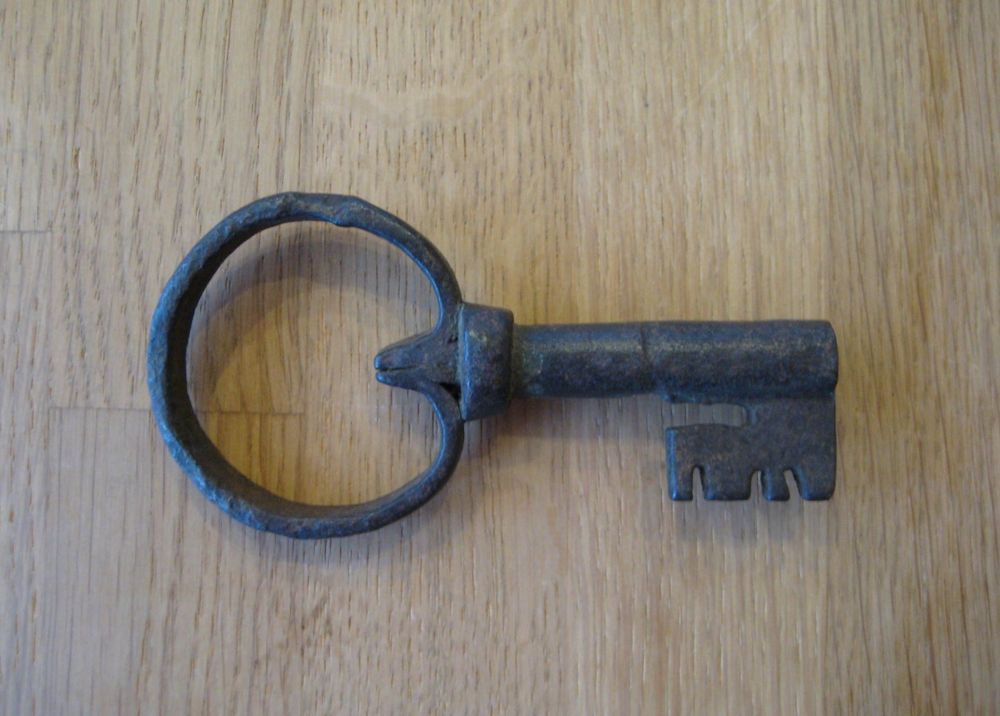 ANCIENNE CLE HORLOGE Pendule Cartel Carre De 3 Mm EUR 7,50 - PicClick FR