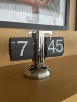 Flip Clock Uhr Retro Design in Silber/Schwarz