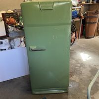 Réfrigérateur General Electric vert olive 1953