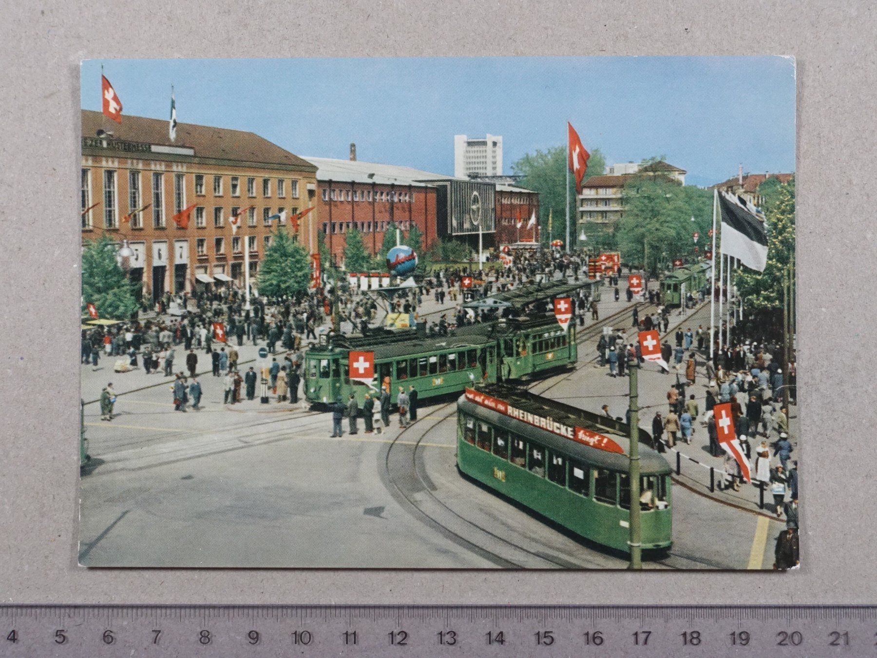 Ansichtskarten: Basel, Mustermesse, Tram, Vorplatz, Eingang Hallen 10-21 – Gebraucht aus Lenzburg von fh1