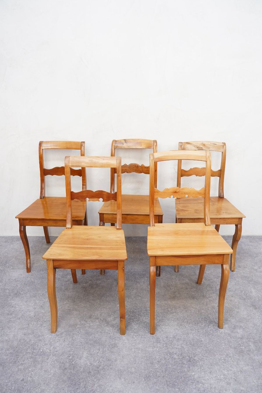 Sedie: 5 chaises de modèles de style Biedermeier – Usato da Bulle venduto da ABELiAM