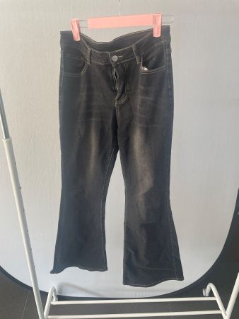 Schwarze Jeans Schlaghose, Grösse M - Top Zustand!