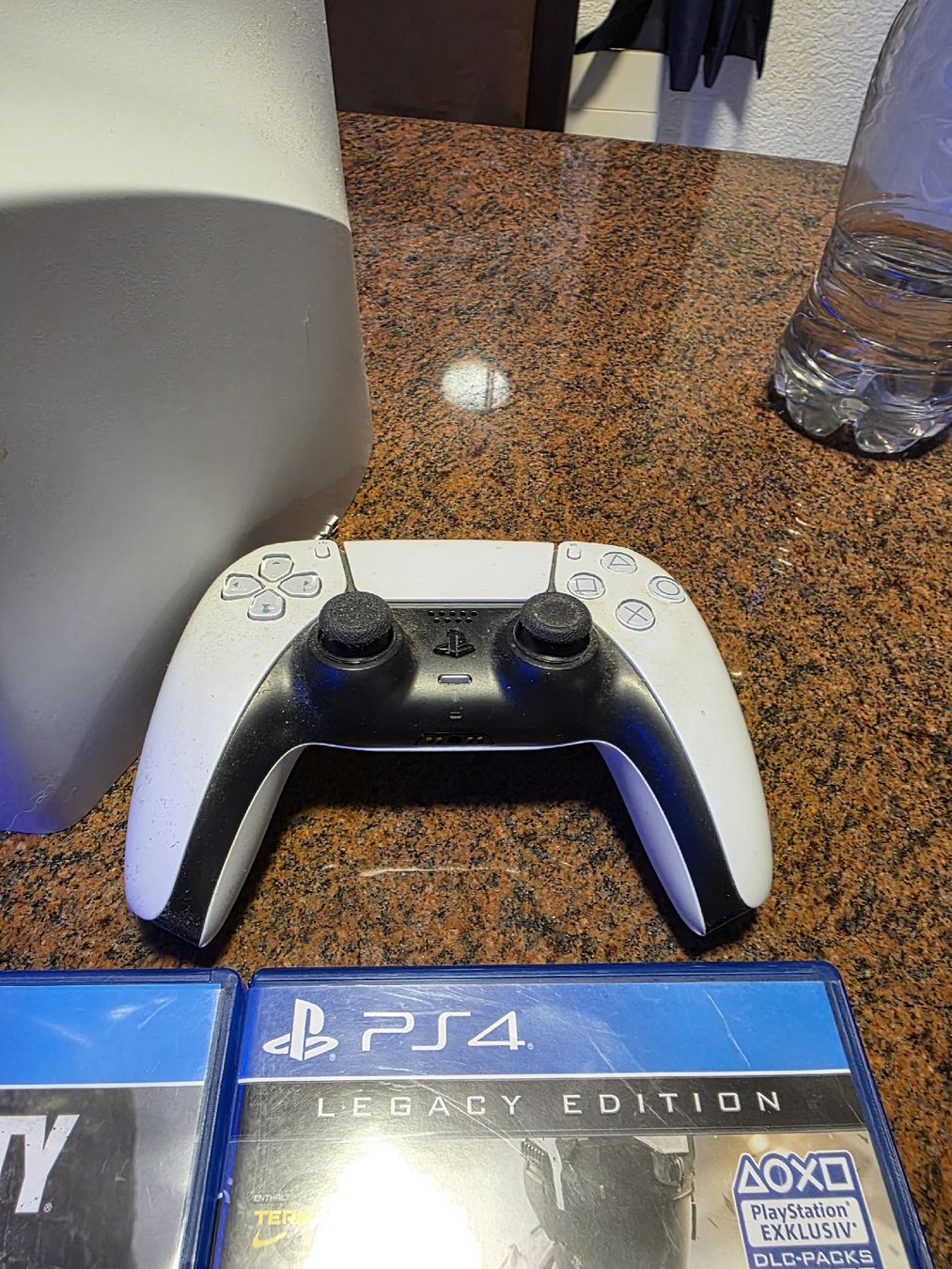 Sony Console: ps 5 mit cd Laufwerk – Usato da Luthern venduto da laska13 1
