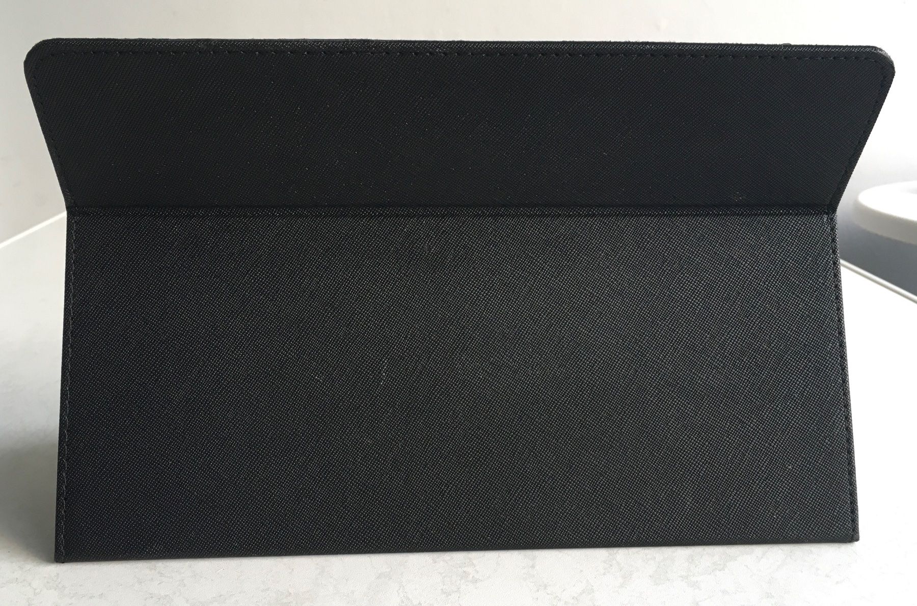 Apple Covers & Borse: Tablethülle für iPad Pro oder andere, schwarz, verstellbar – Usato da Kriens venduto da Niklaus014 4