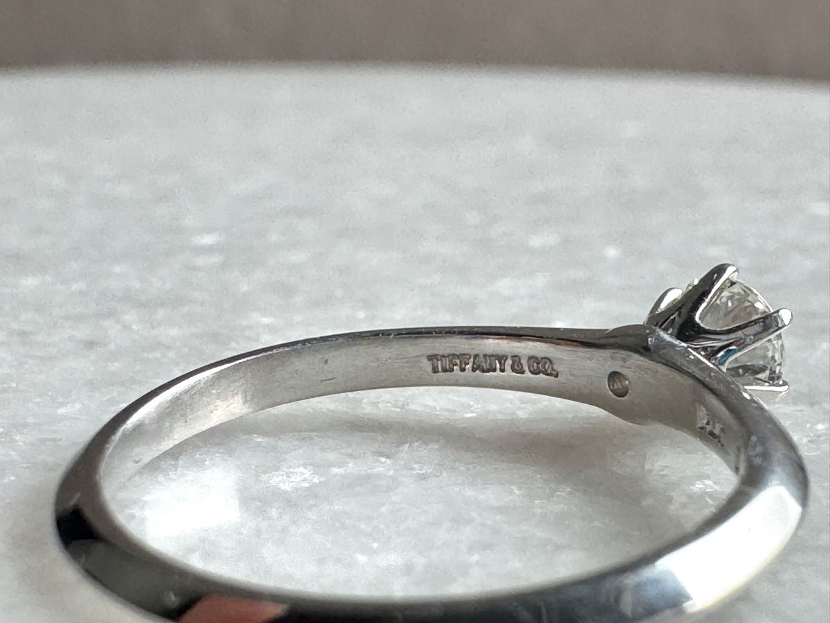Tiffany & Co. Anelli: Tiffany & Co. Diamant Solitär Ring 0.29ct – Usato da Kriens venduto da hannaandkiko 4