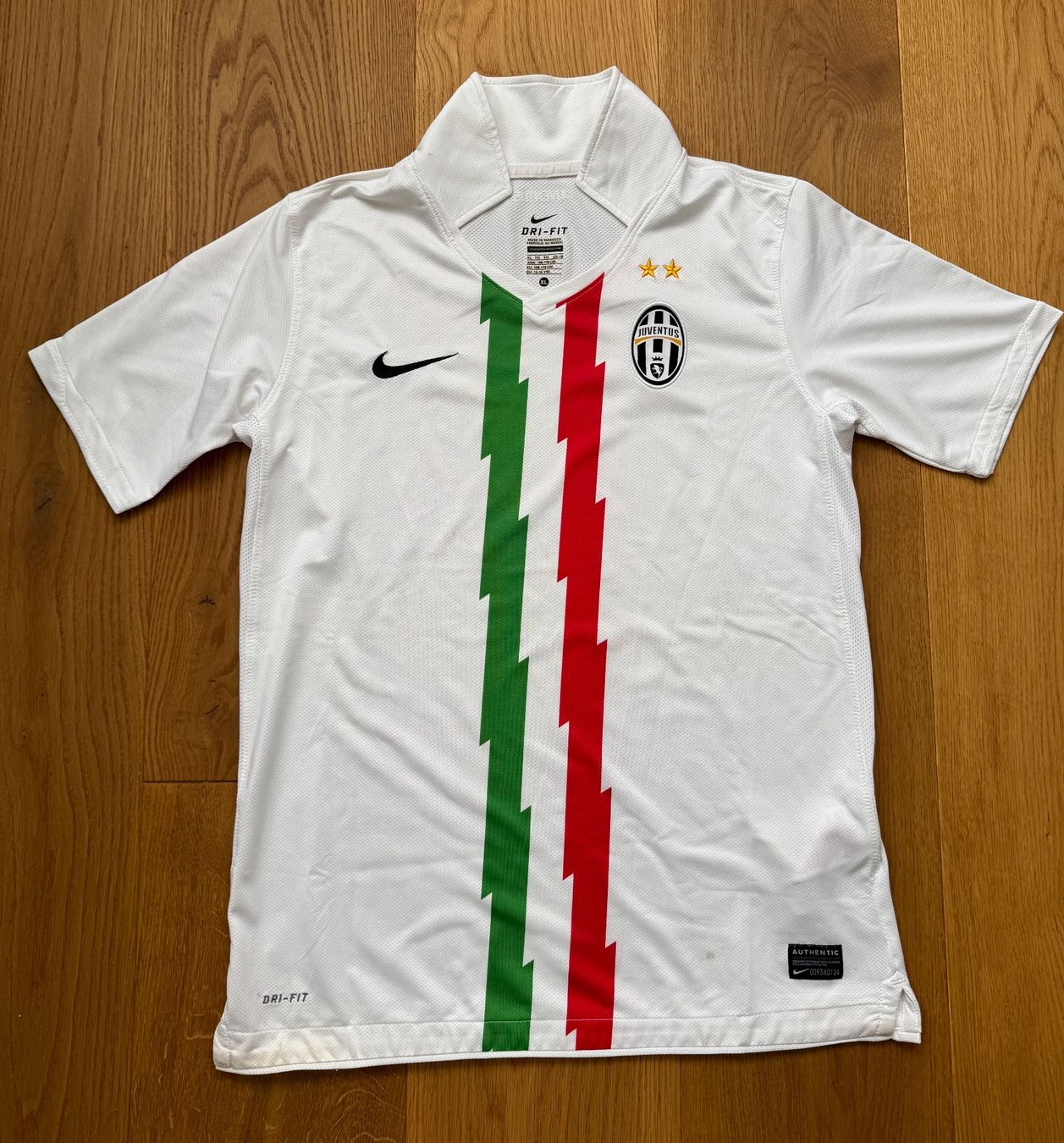 Scarpe, pantaloni & magliette da ginnastica: Juventus Jersey – Usato da Dielsdorf venduto da nicolicious