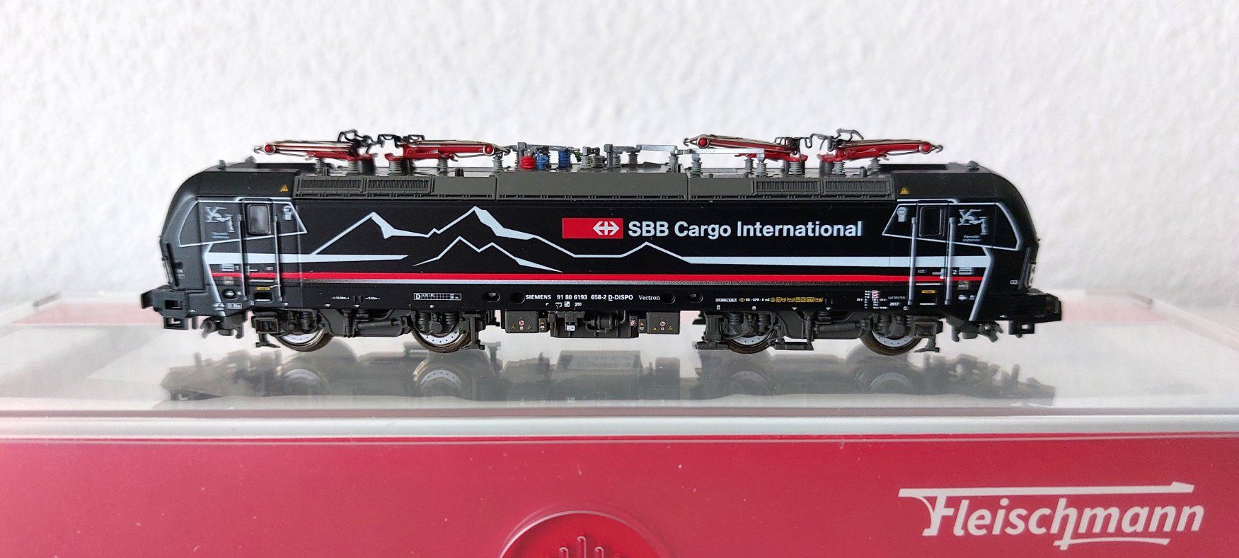 Fleischmann Trains électriques: Fleischmann 193 658  SBB Cargo Vierwaldstättersee – Neuf (Voir description) à Biberist par Ntrains 5