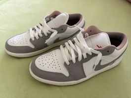Nike Air Jordan Low, gris blanc, taille 42