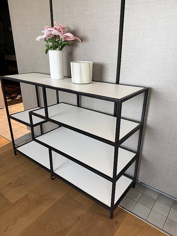 Commodes: Moderne Kommode / Sideboard mit Metallgestell – D'occasion à Kloten par Leamarie24 2