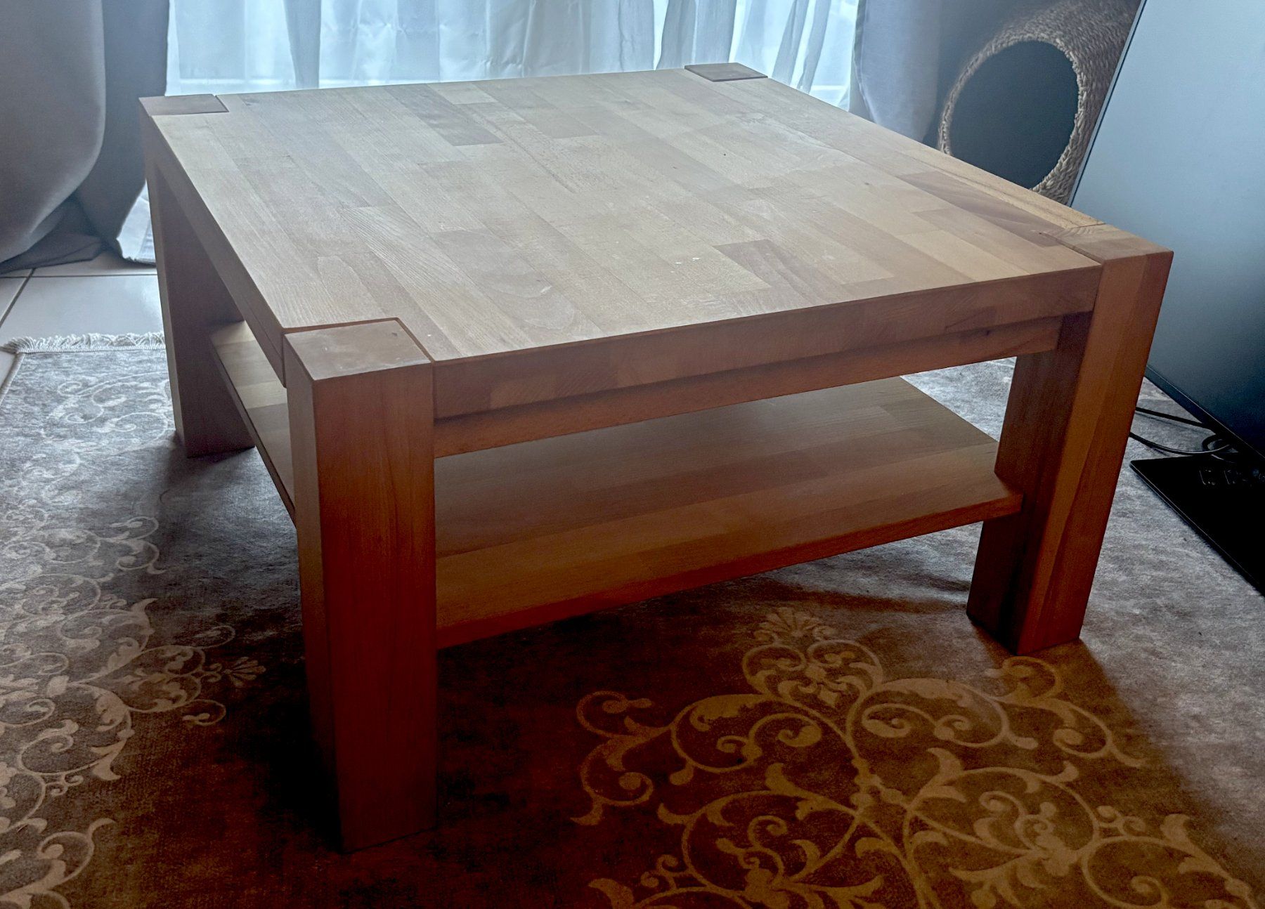 Tische: Echtholz-Couchtisch 70 × 70 cm mit Ablage – Gebraucht aus Brunnen von Nature7777 1