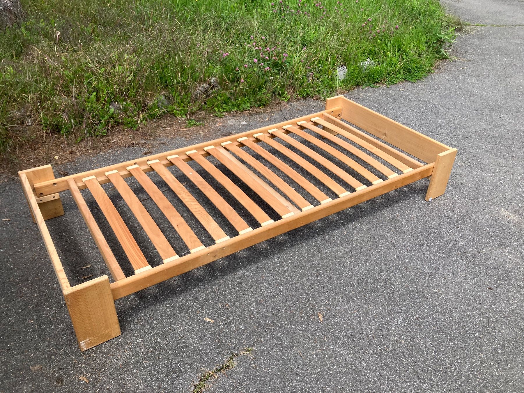 Letti: Lit de menuisier 90x200 – Usato da Corcelles NE venduto da Aris99