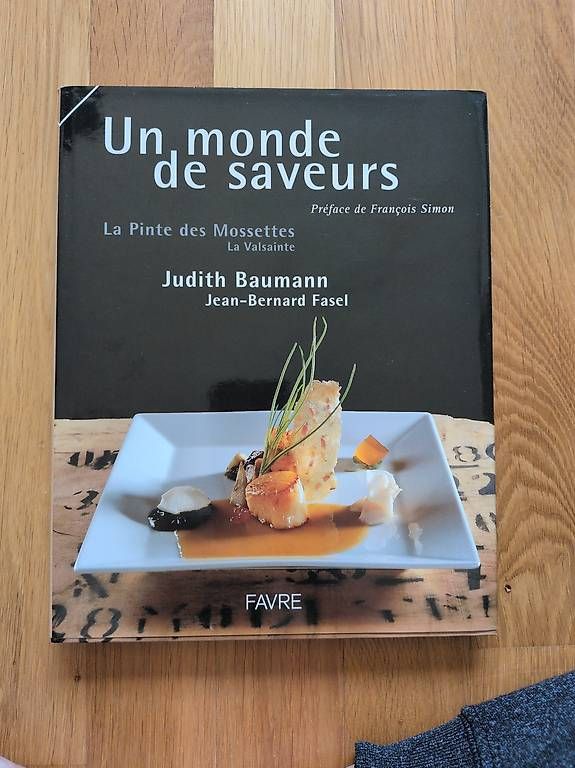 Libri: Un monde de Saveurs – Usato da Nidau venduto da Nassima