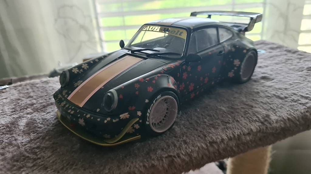 Modellini d'auto: PORSCHE MODELL 911 1:18 – Usato da Ittigen venduto da ROCKY1964 2