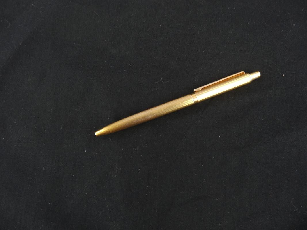 Penna & Evidenziatori: Kugelschreiber in Gold Farbe – Usato da Rüti ZH venduto da Restwert_Rueti_ZH