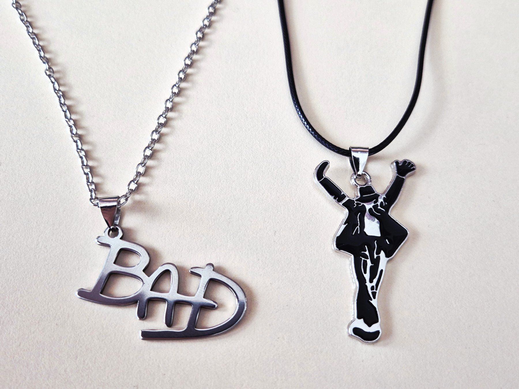 Ketten: Michael Jackson Halskette Bad Thriller – Gebraucht aus Riddes von flo_ngl8