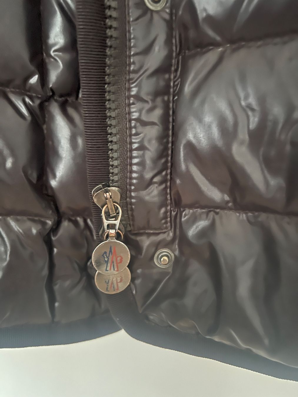 Moncler Jacken: Wunderschöne Moncler Winterjacke – Gebraucht aus Ostermundigen von emi_pbs6 4