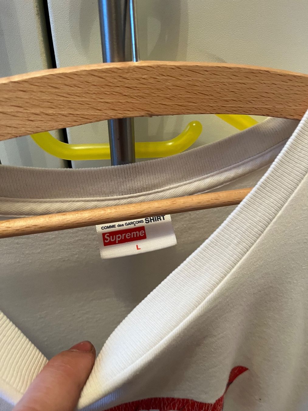 Supreme T-shirt: Supreme x Come des Garcons Box Logo – Usato da Fahrni b. Thun venduto da berger_tuning34 1