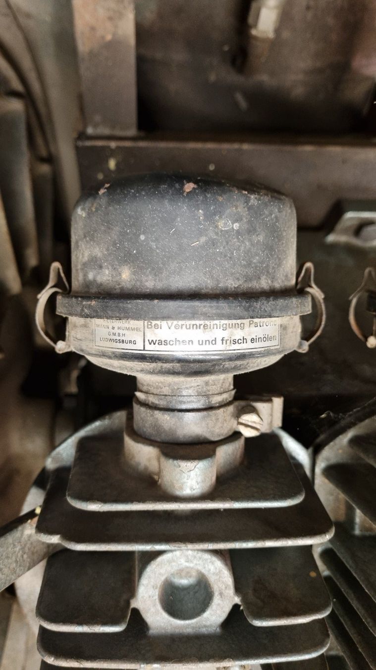 Compressori: Industrie-Kompressor - 10 PS -  750 l/min. – Usato da Oberentfelden venduto da Myri13 9