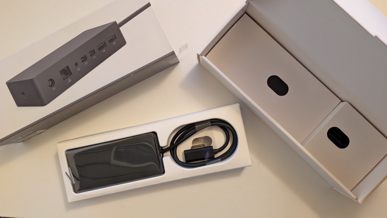 Microsoft Docking station: Station d'accueil Microsoft Surface Dock 1661 - Neuve! – Nuovo e nell'imballaggio originale da Bottens venduto da till79
