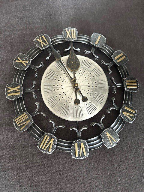 Junghans Stand- & Wanduhren: +  JUNGHANS  +          ScHmiDeiSen WaNduHr – Gebraucht aus Winkel von zeho