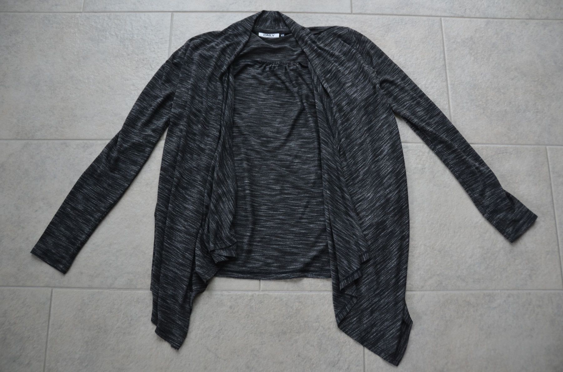 Only Giacche & Cappotti: leichte Jacke Only Grösse XS graumeliert – Usato da Schleinikon venduto da kissa07
