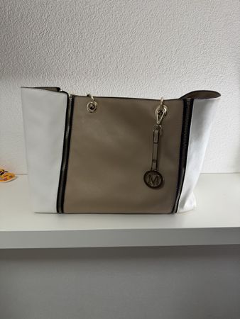 Schicke Handtasche, grosszuegig, neuwertig, Top Zustand!