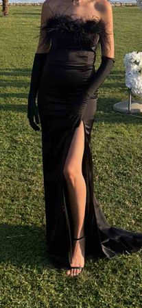 Abendkleid Damen schwarz Grösse S neu mit Federn