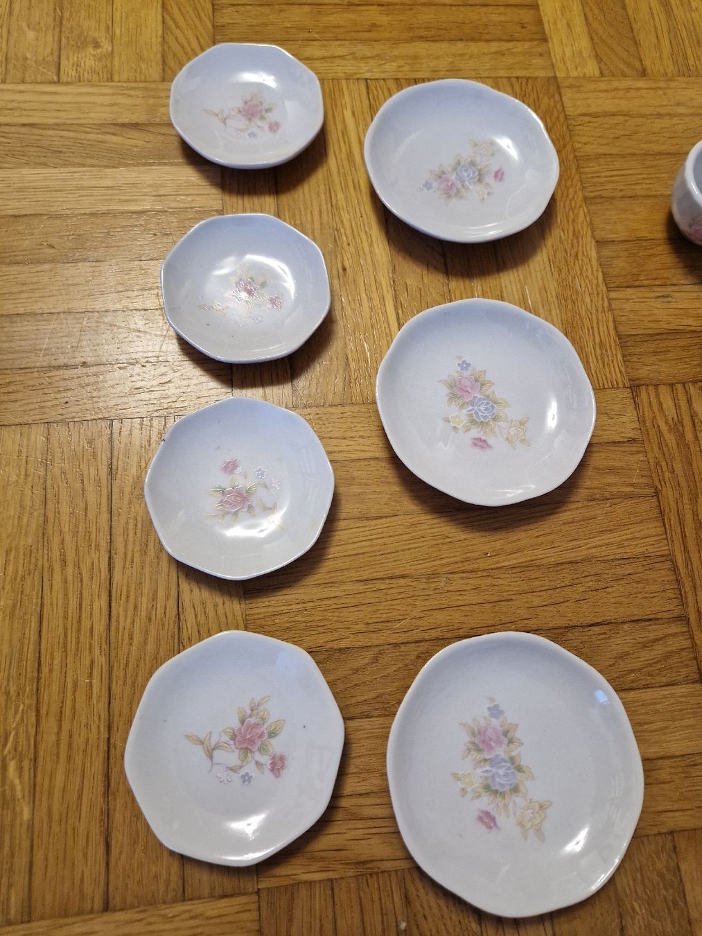 Spielzeuge: Puppengeschirr,  mit Blumenmuster, Vintage – Neu (gemäss Beschreibung) aus Etzwilen von mue_mm76 1