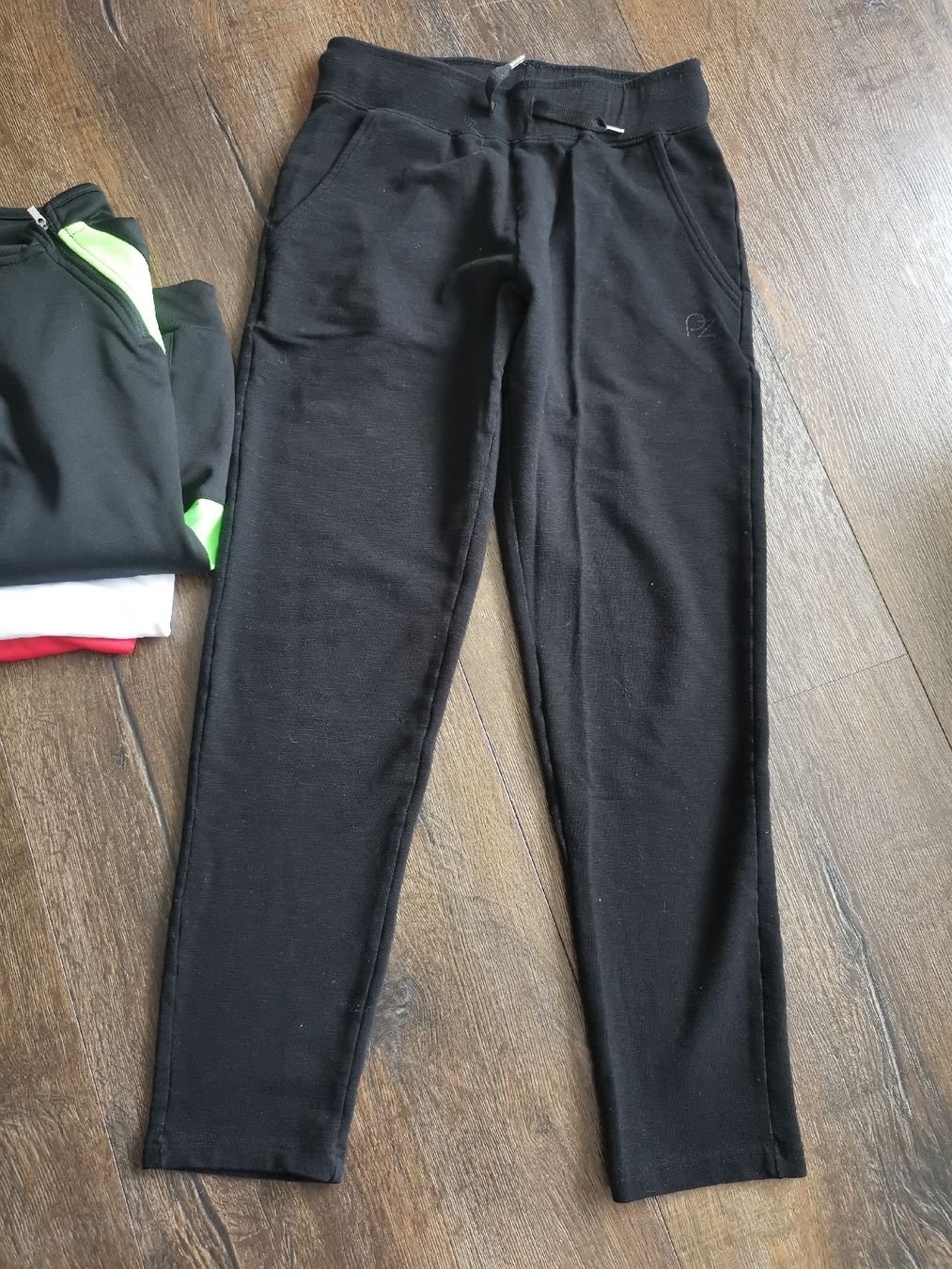 Lotti & Set di vestiti: Sport Bekleidung gr. 140/152 – Usato da schaffhausen venduto da kucukaga 4