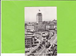 Lausanne. Grand Pont-Tram-belebt