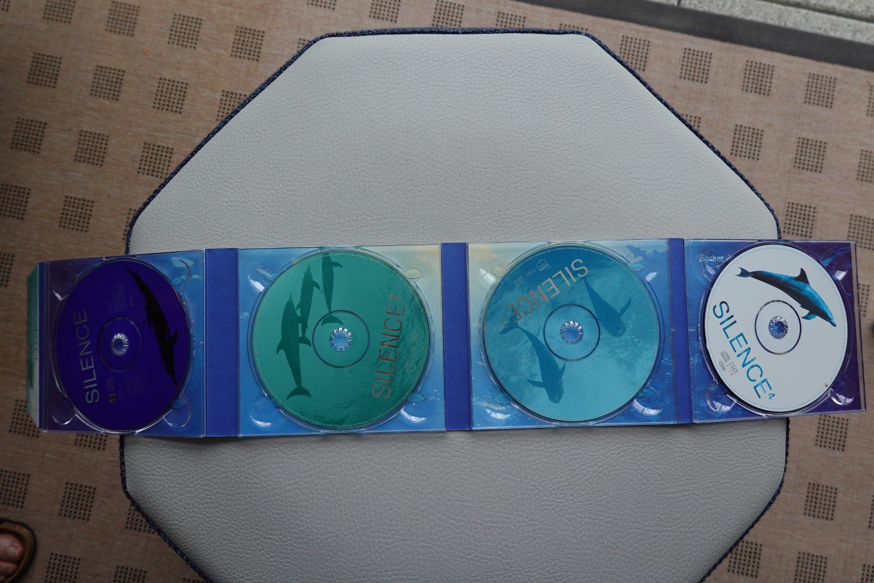 CDs: Silence - 4 CDs mit klassischer Musik – Gebraucht aus Einsiedeln von Steipilzli 2
