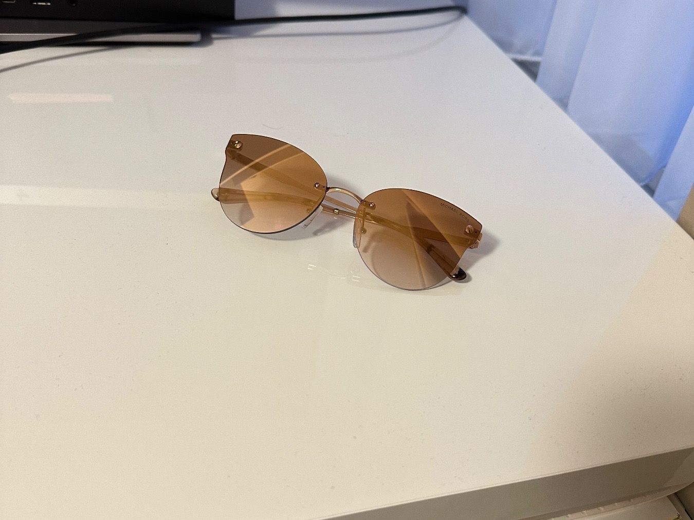 Michael Kors Occhiali & Lenti: Michael Kors Sonnenbrille – Nuovo (secondo la descrizione) da Affoltern am Albis venduto da avu_8kpq 2