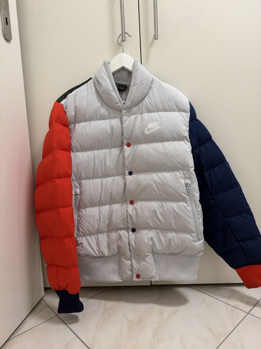 Nike Jacken: Nike Jacke  – Gebraucht aus Muttenz von Suelaaa 1