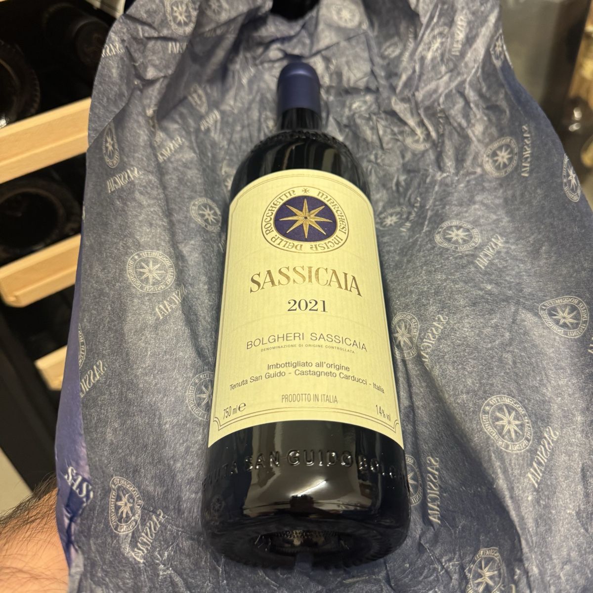 Sassicaia Vino: Sassicaia 2021  – Nuovo e nell'imballaggio originale da Pregassona venduto da AMSG 3
