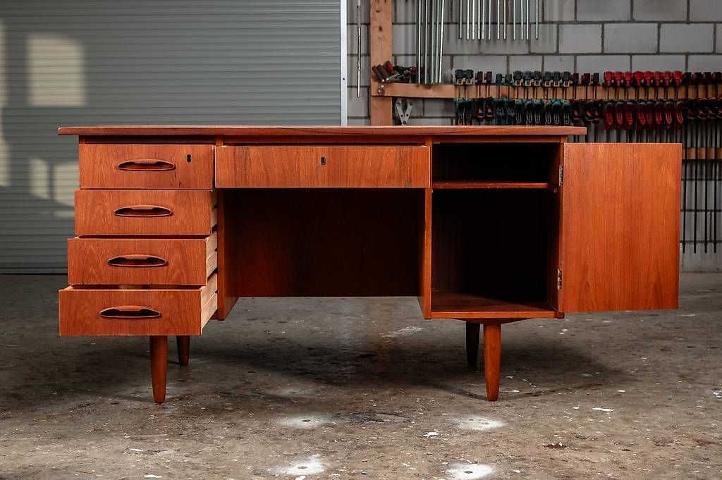 Schreibtische: Schreibtisch Mid -Century – Gebraucht aus Beringen von 8222Beringen 1
