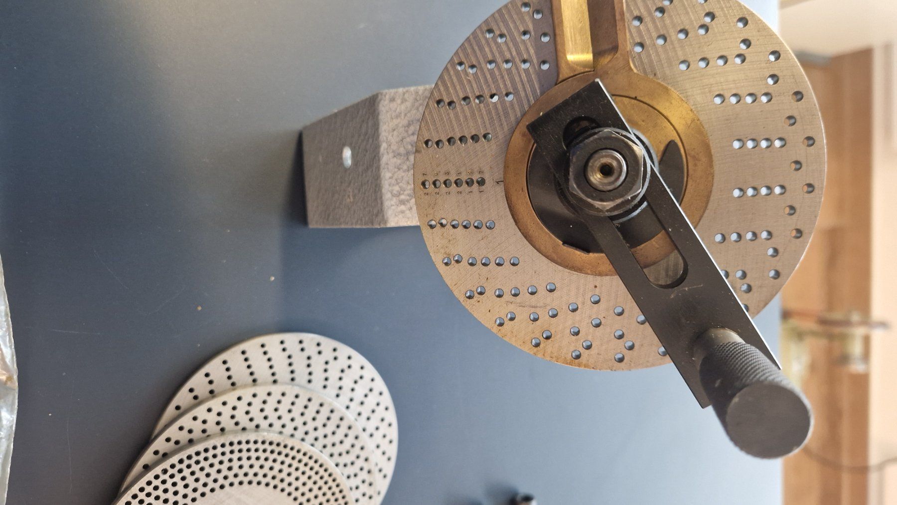 Schaublin Altro per industria metallurgica: Diviseur Schaublin 102 – Nuovo e nell'imballaggio originale da Les Acacias venduto da toolmeca 5
