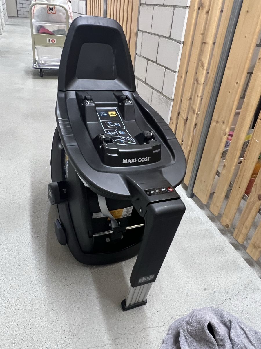 Maxi-Cosi Seggiolini per auto: Maxi-Cosi Pebble Pro Babyschale mit ISOFIX &Bugaboo Adapter – Usato da Gränichen venduto da FQueiros 4