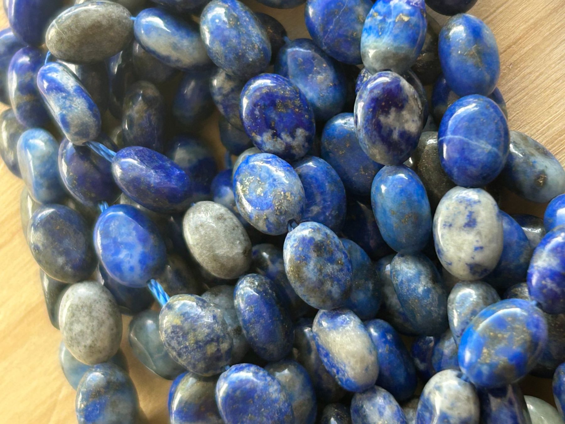 Pietre preziose: Strang echte Lapislazuli oval 6 x 8 mm – Nuovo e nell'imballaggio originale da Niederrohrdorf venduto da Ytobi 2