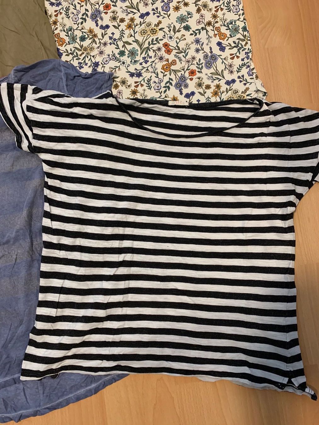T-shirt: 4x T-Shirt Gr. M – Usato da Kreuzlingen venduto da jamie45 2