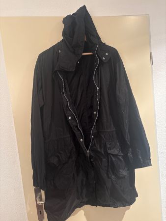 Sehr leichte und coole Jacke, Grösse 40, schwarz