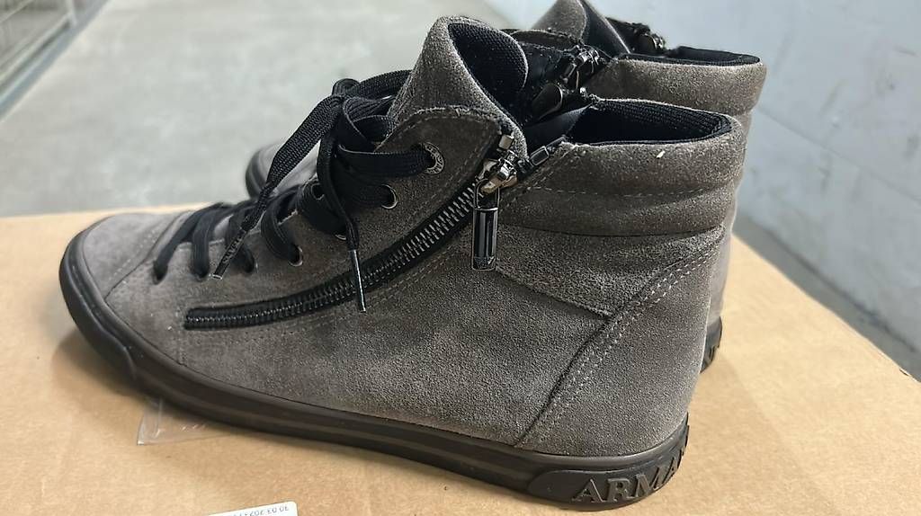 Chaussures femmes: Scarpe Armani – D'occasion à Bellinzona par SammlerTI 1