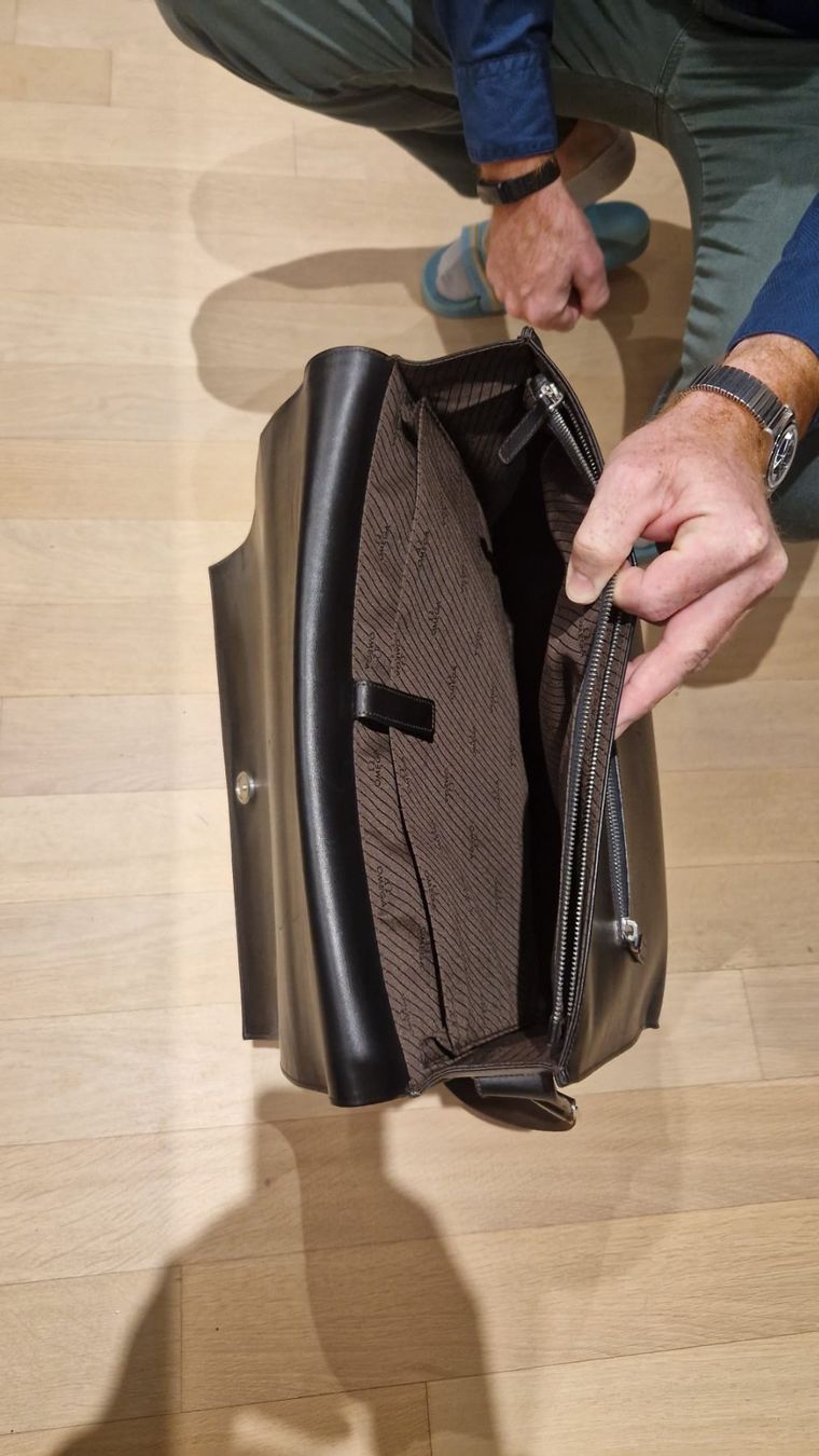 Taschen: Original OMEGA Echtledertasche Schwarz – Gebraucht aus Solothurn von Armada-3 3