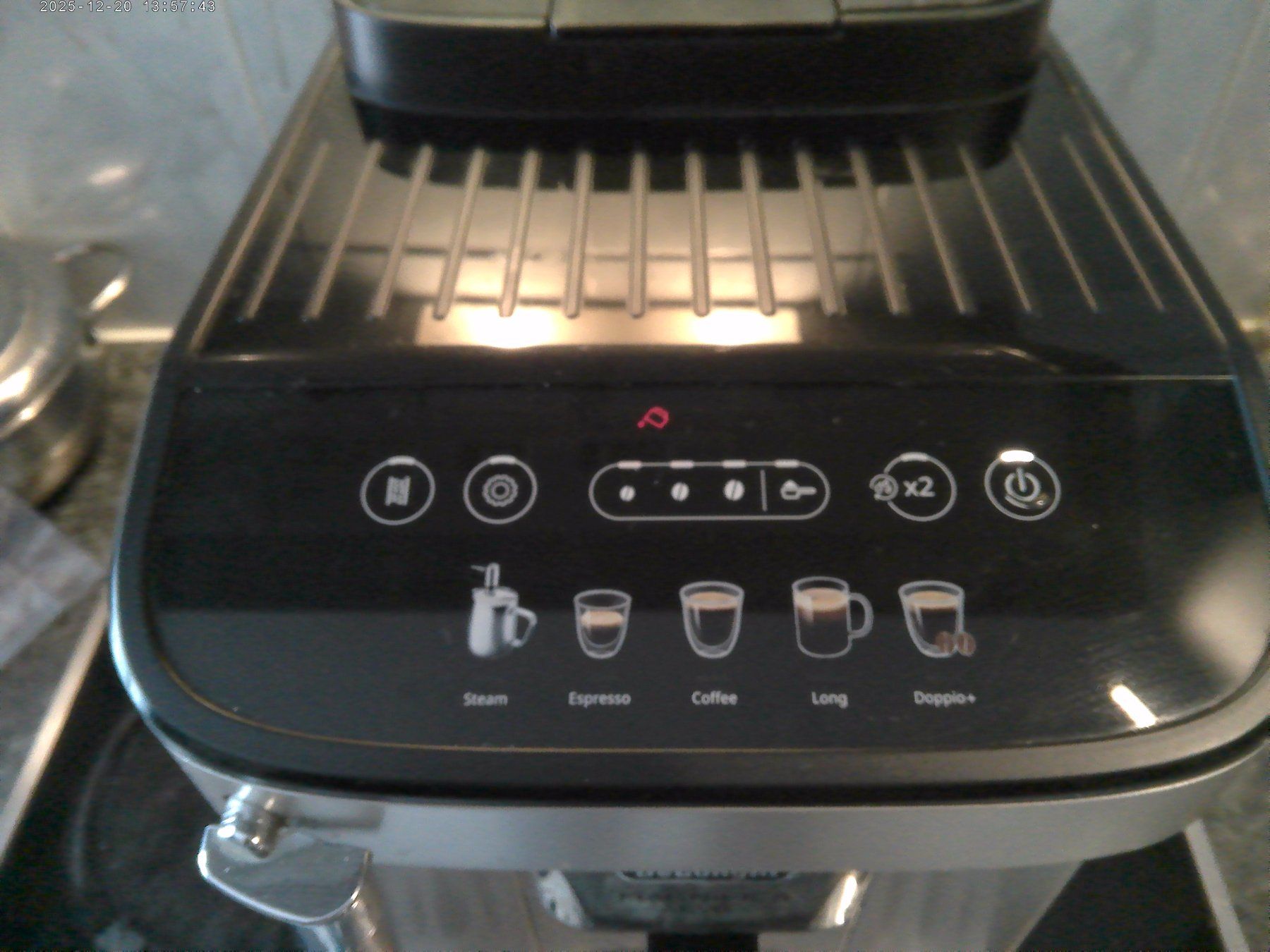 De'Longhi Macchine per caffè & Macchine per espresso: Delongi Magnifica – Usato da Balsthal venduto da Subaru11 1