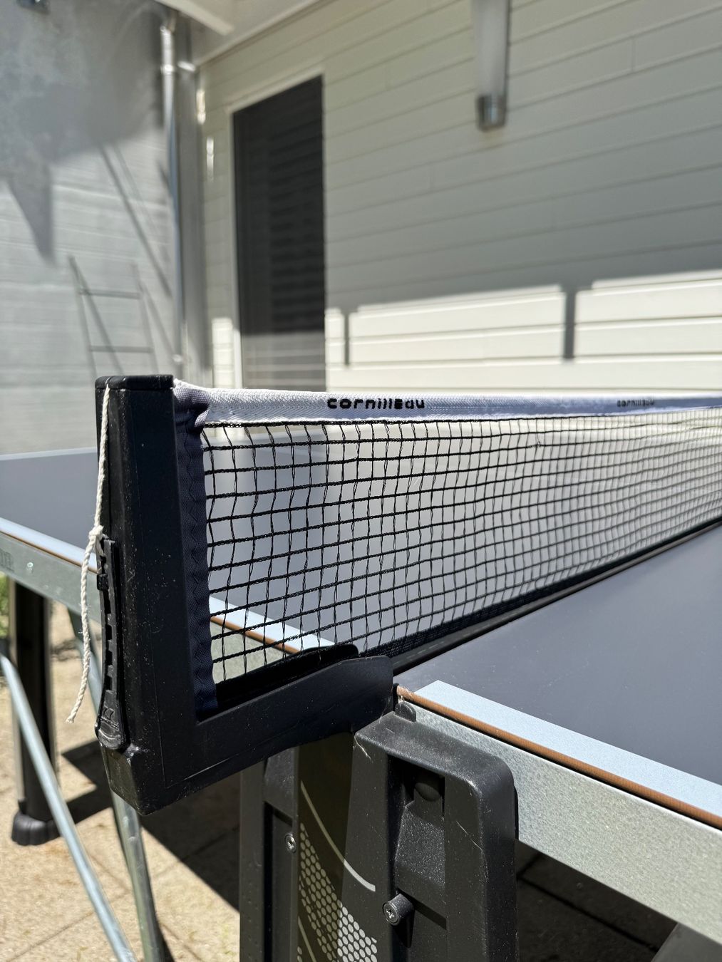 Cornilleau Tennis da tavolo: Table SUISSE EDITION CROSSOVER OUTDOOR – Usato da La Chaux-de-Fonds venduto da slishwardrobe 2