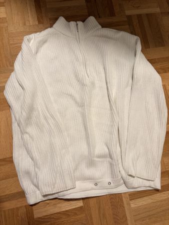 Best Connections Pullover
