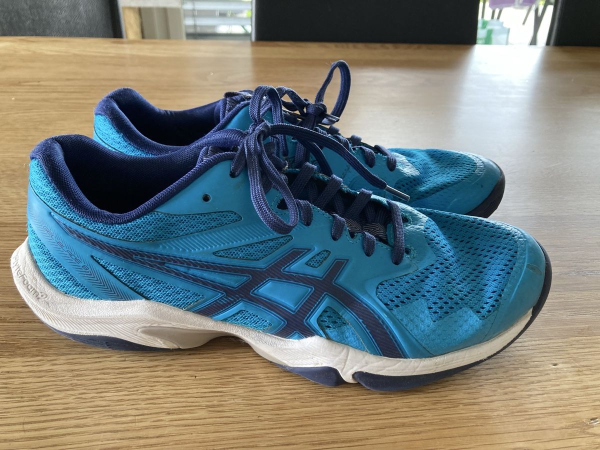 Asics Scarpe da uomo: Asics Hallenschuh,Grösse 43.5 – Usato da Bonstetten venduto da Simi751975