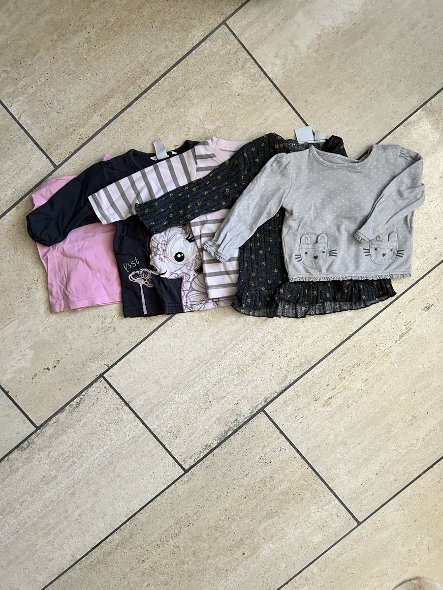 Lotti & Set di vestiti: 19-teiliges Kleiderpaket Grösse 74 – Usato da Berikon venduto da Skydive11 1