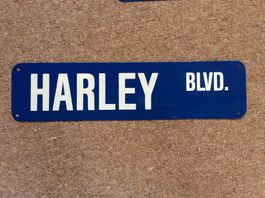 Harley Boulevard Strassenschild