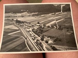 Glovelier, Flugbild, Vorlage für Ansichtskarte 1950